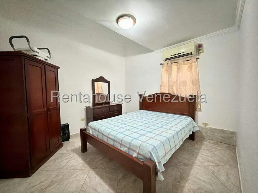 Casa (Duplex) en Venta en Punto Fijo, Falcon - 13
