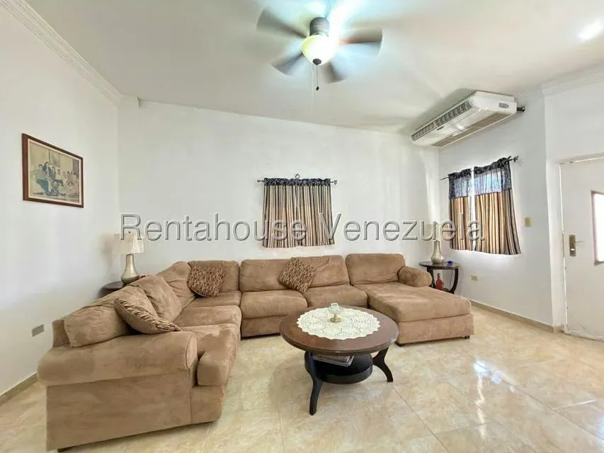 Casa (Duplex) en Venta en Punto Fijo, Falcon - 3