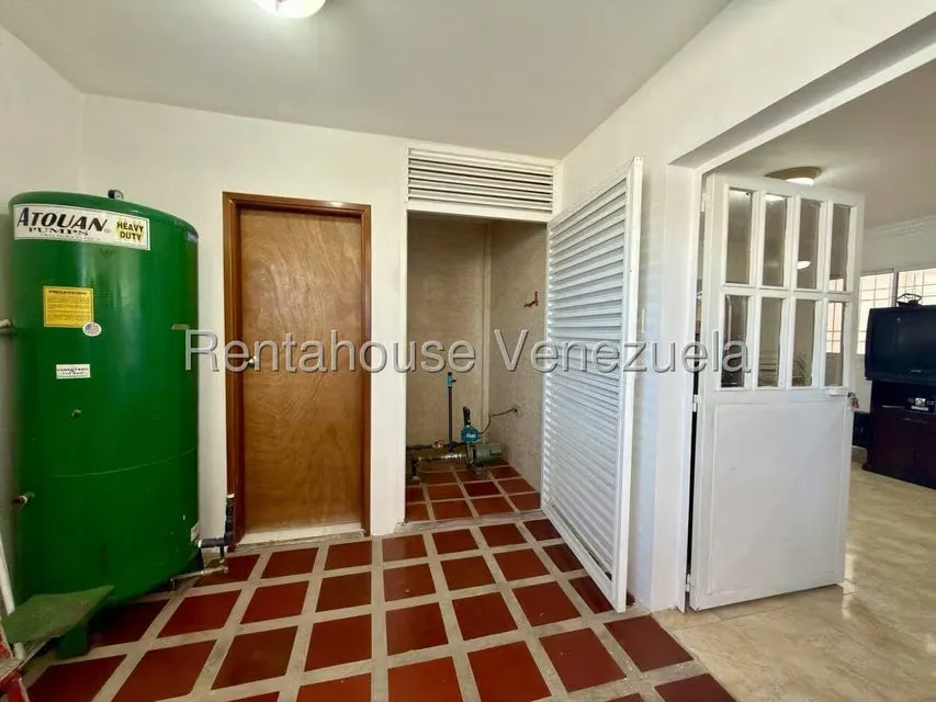 Casa (Duplex) en Venta en Punto Fijo, Falcon - 25