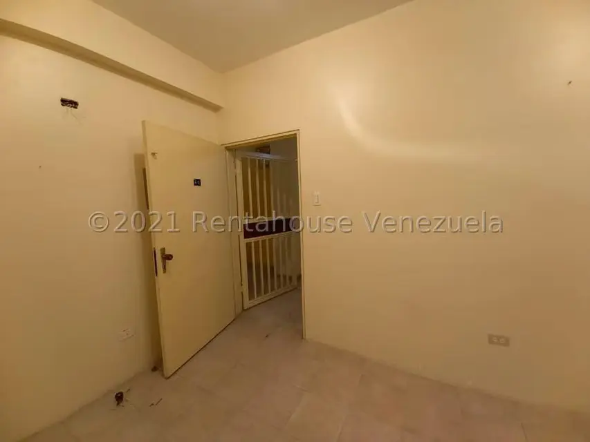Comercial (Edificio) en Venta en Municipio Guaicaipuro, Miranda - 13