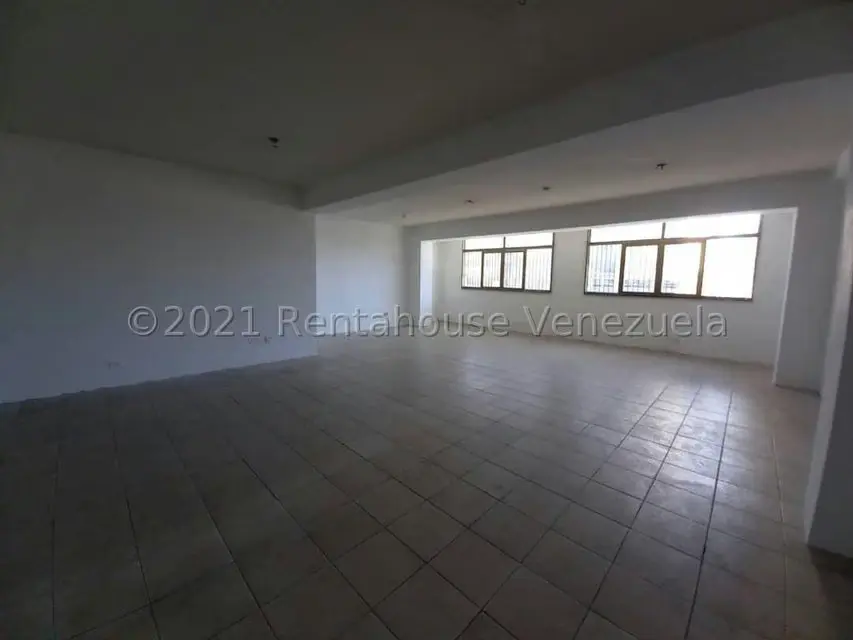 Comercial (Edificio) en Venta en Municipio Guaicaipuro, Miranda - 23