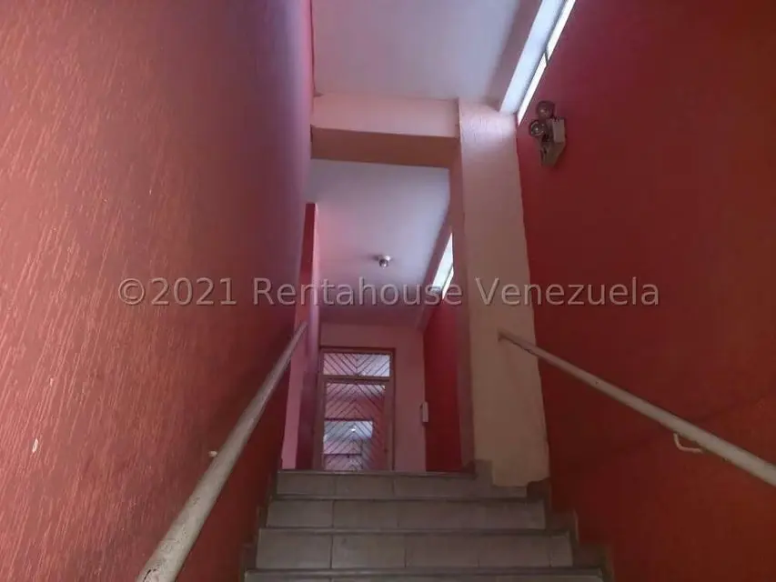 Comercial (Edificio) en Venta en Municipio Guaicaipuro, Miranda - 3
