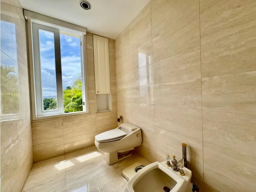 Se vende casa 1.100m2 5h+2s+2ch/10b/10p Cerro Verde - 27