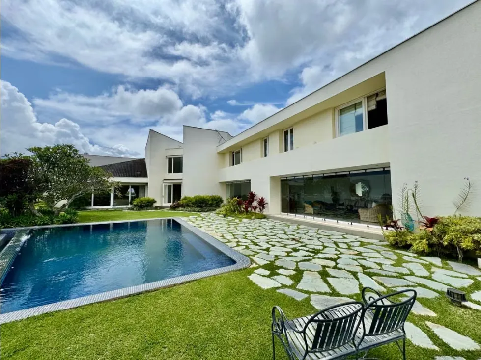 Se vende casa 1.100m2 5h+2s+2ch/10b/10p Cerro Verde - 53