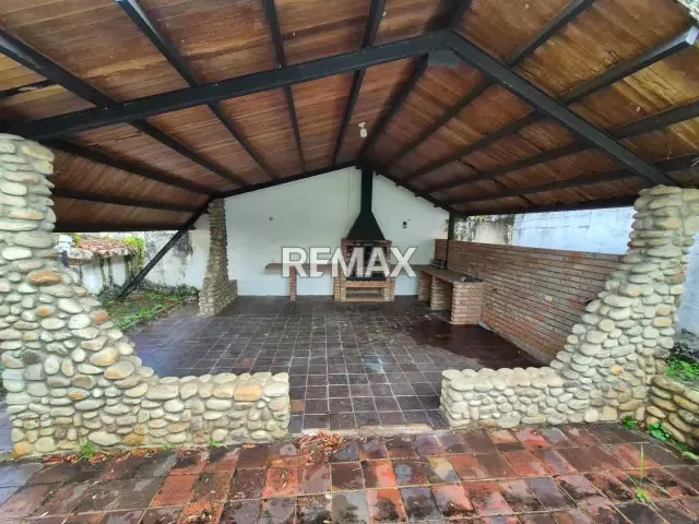 AMPLIA CASA EN VENTA DOBLE PROPOSITO - 5