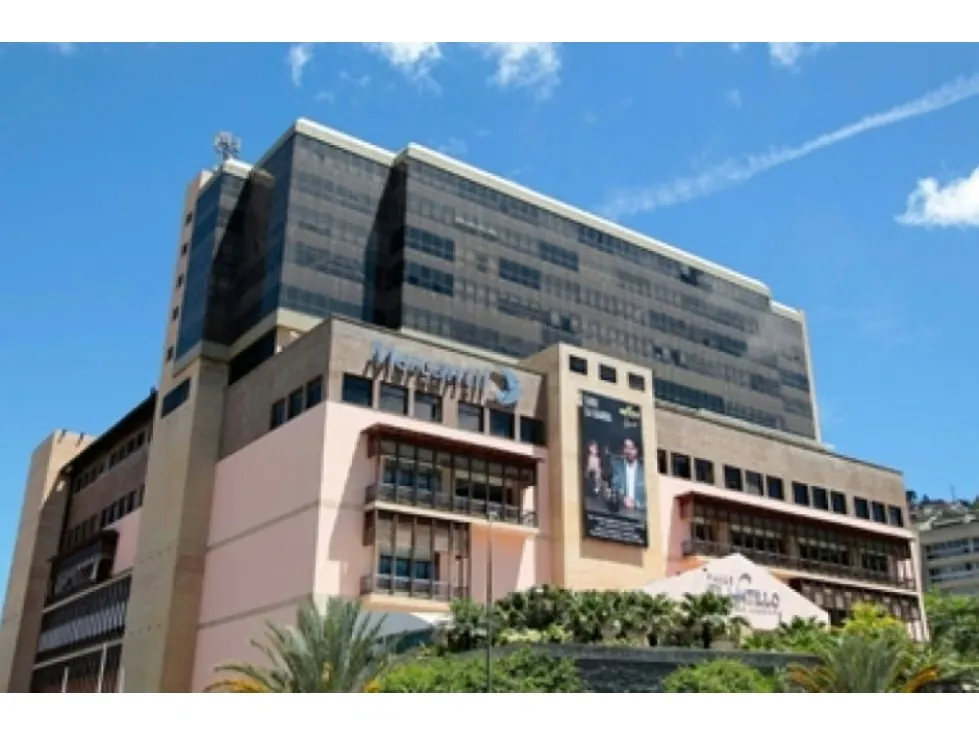 Se alquila oficina 180m2 La Lagunita 4632