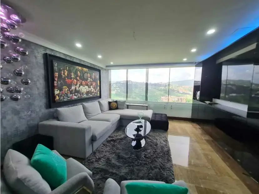 Venta PH 550+80m2 Colinas de San Roman 6878
