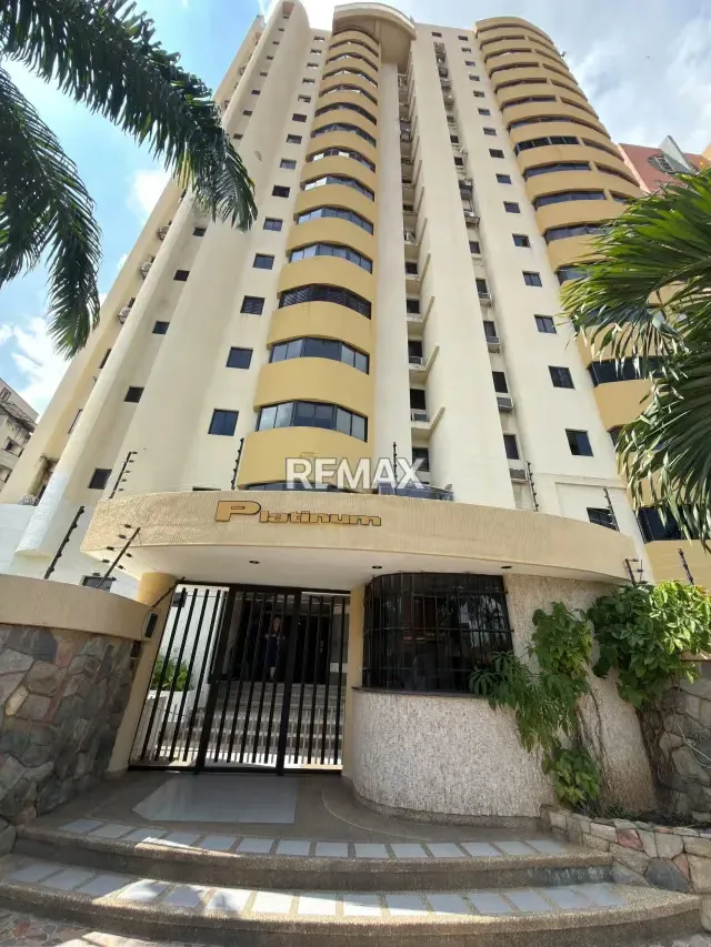 Se alquiler hermoso penthouse en la Trigaleña Baja