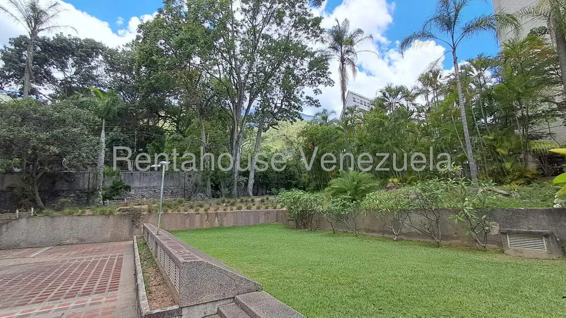 Apartamento (1 Nivel) en Venta en Los Chorros, Distrito Metropolitano - 2
