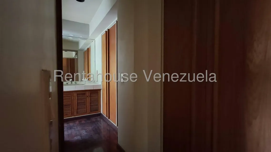 Apartamento (1 Nivel) en Venta en Los Chorros, Distrito Metropolitano - 27