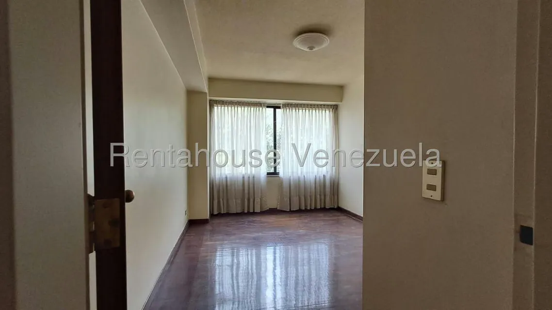 Apartamento (1 Nivel) en Venta en Los Chorros, Distrito Metropolitano - 34