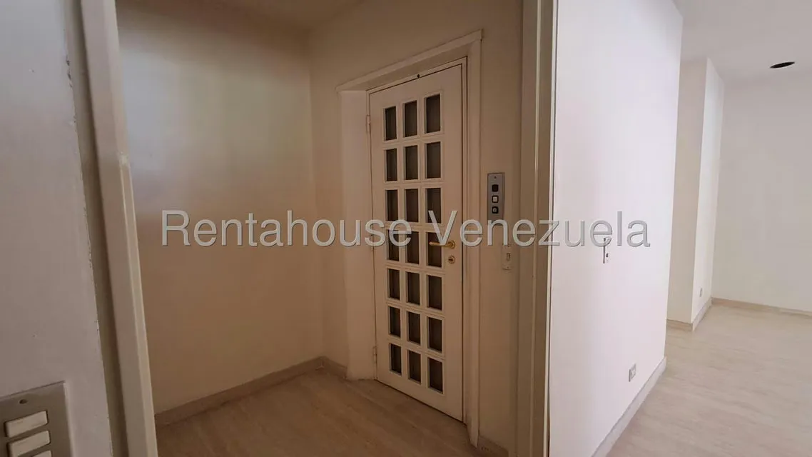 Apartamento (1 Nivel) en Venta en Los Chorros, Distrito Metropolitano - 35