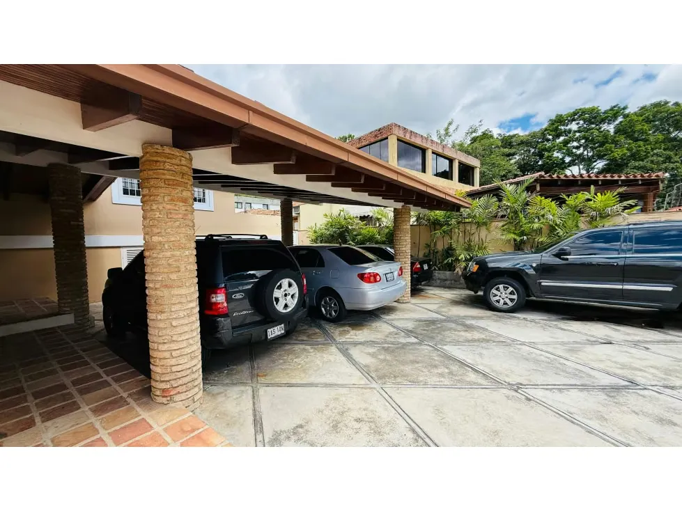 Se vende casa 928m² 5h+1s/5b+1s/6p Caurimare - 30