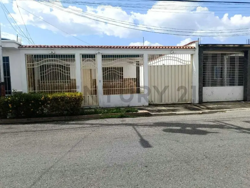 Venta acogedora y cómoda casa en Urbanización Los Overos, Estado Aragua