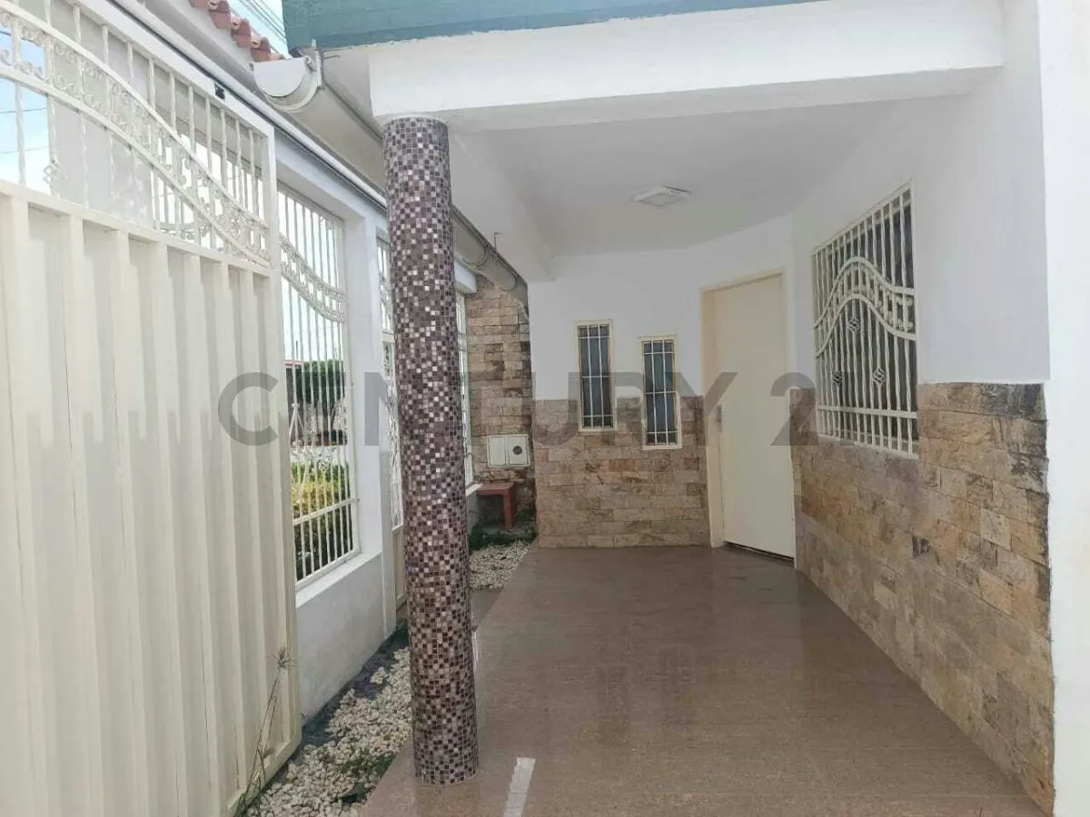 Venta acogedora y cómoda casa en Urbanización Los Overos, Estado Aragua - 3