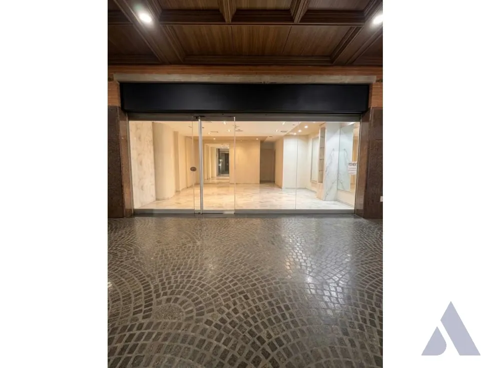 Vendo local comercial 49m2 C.C San Ignacio La Castellana 7661 - 3