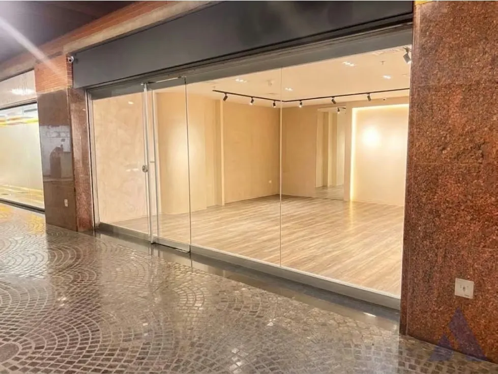 Vendo local comercial 49m2 C.C San Ignacio La Castellana 7661 - 4