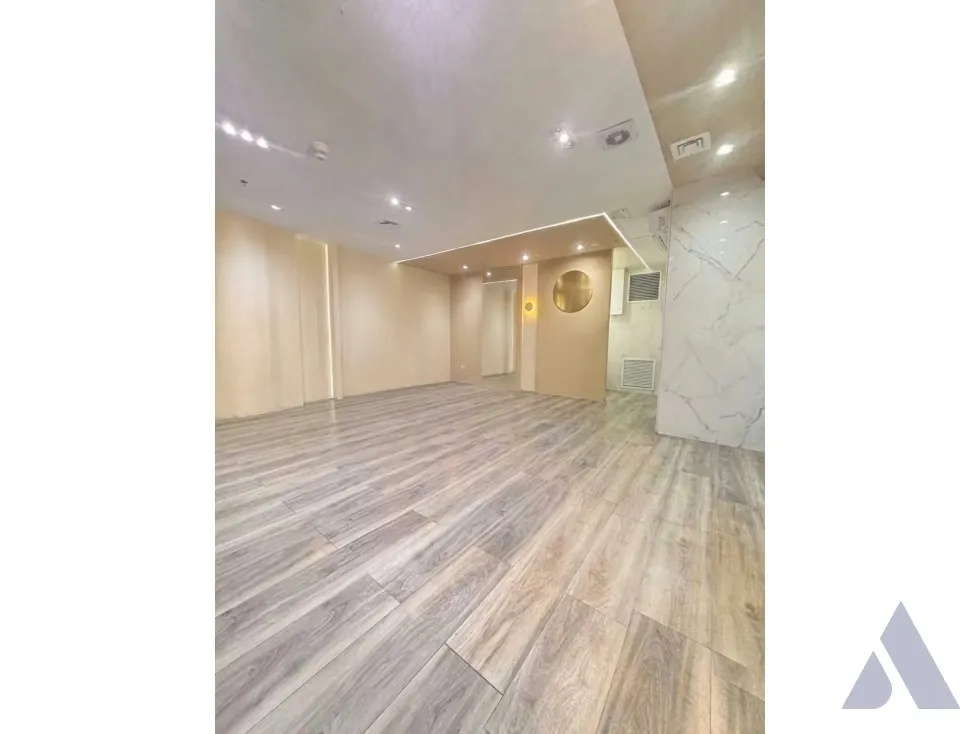 Vendo local comercial 49m2 C.C San Ignacio La Castellana 7661 - 7