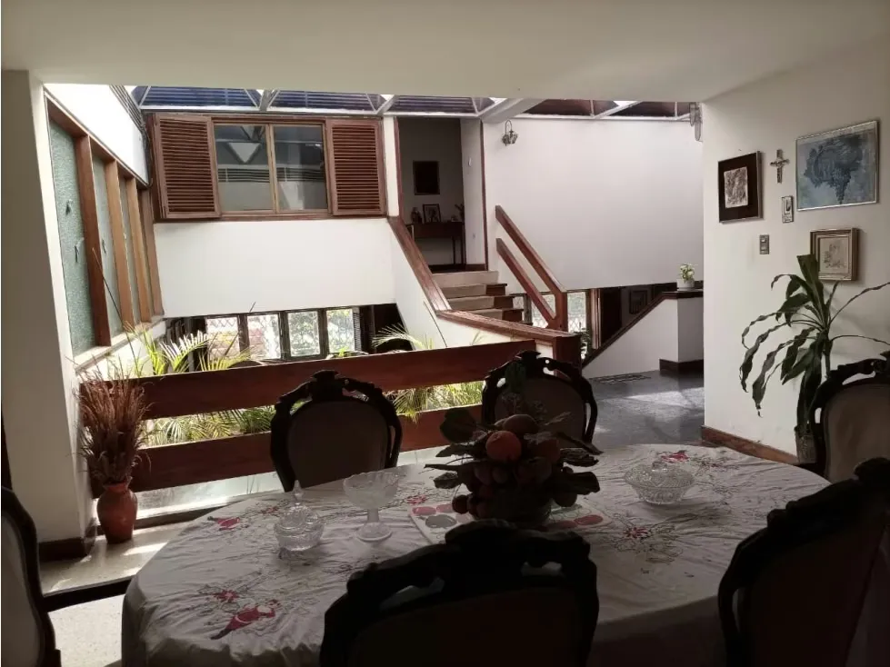 Se vende oportunidad casa 1343,18m2 terreno.Lomas de la Trinidad 3812 - 11