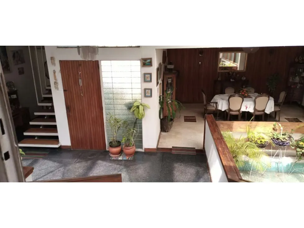Se vende oportunidad casa 1343,18m2 terreno.Lomas de la Trinidad 3812 - 23
