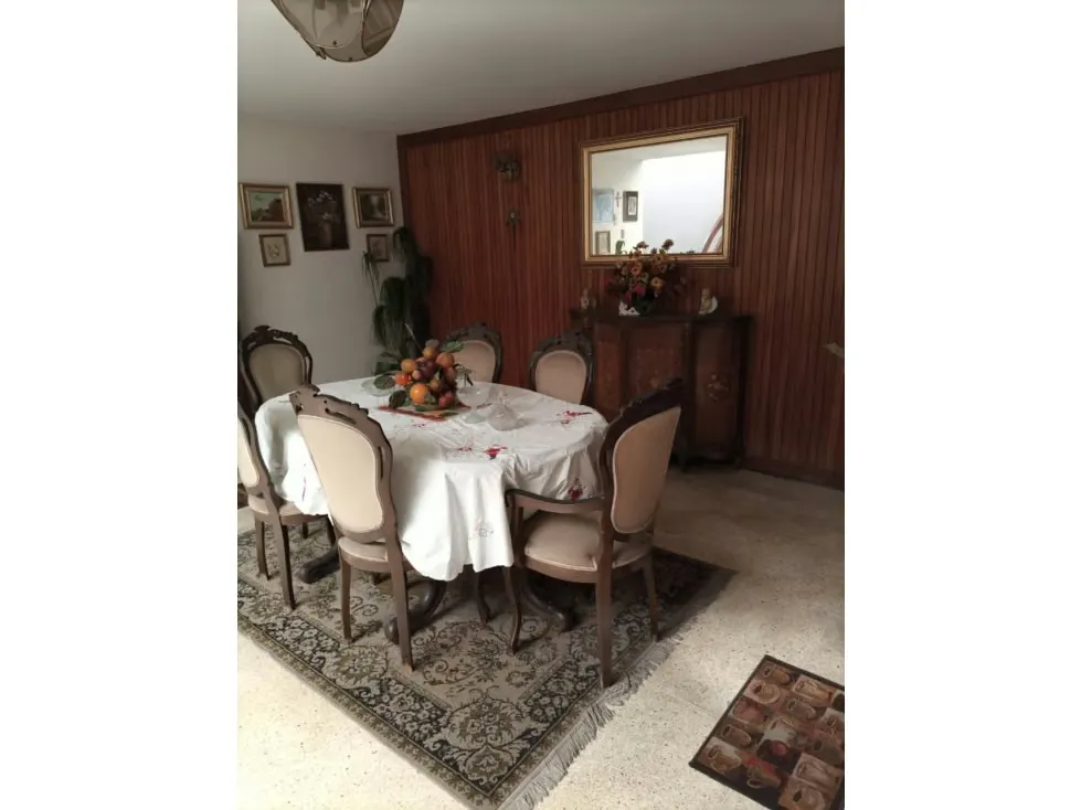 Se vende oportunidad casa 1343,18m2 terreno.Lomas de la Trinidad 3812 - 28