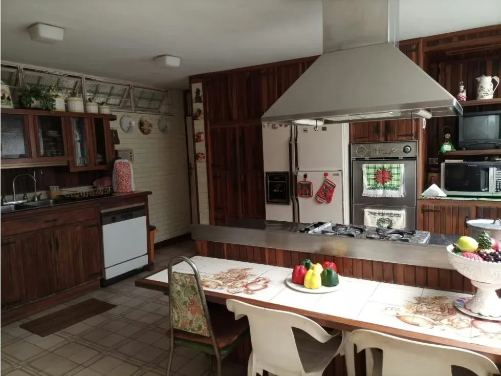 Se vende oportunidad casa 1343,18m2 terreno.Lomas de la Trinidad 3812 - 8