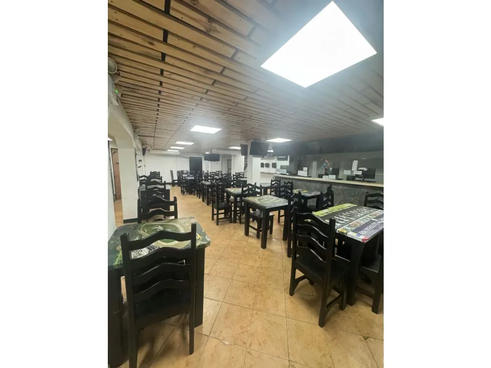 Venta de casa con fondo de comercio en San Martin - 4