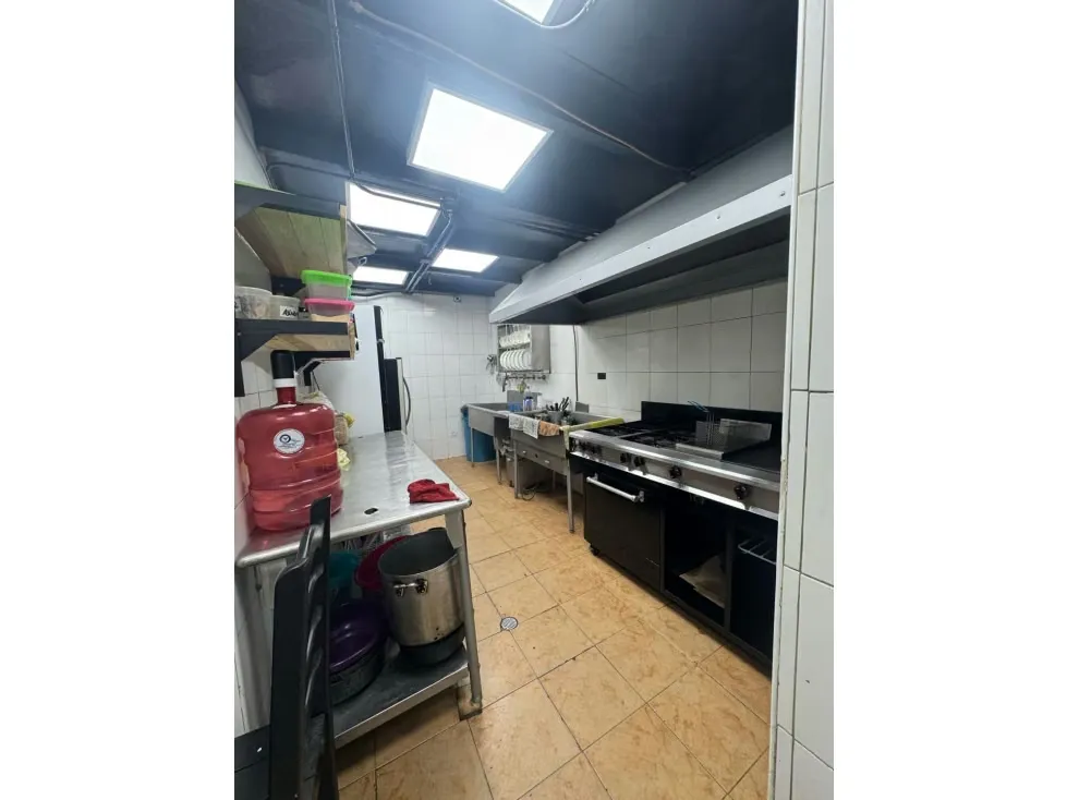 Venta de casa con fondo de comercio en San Martin - 10