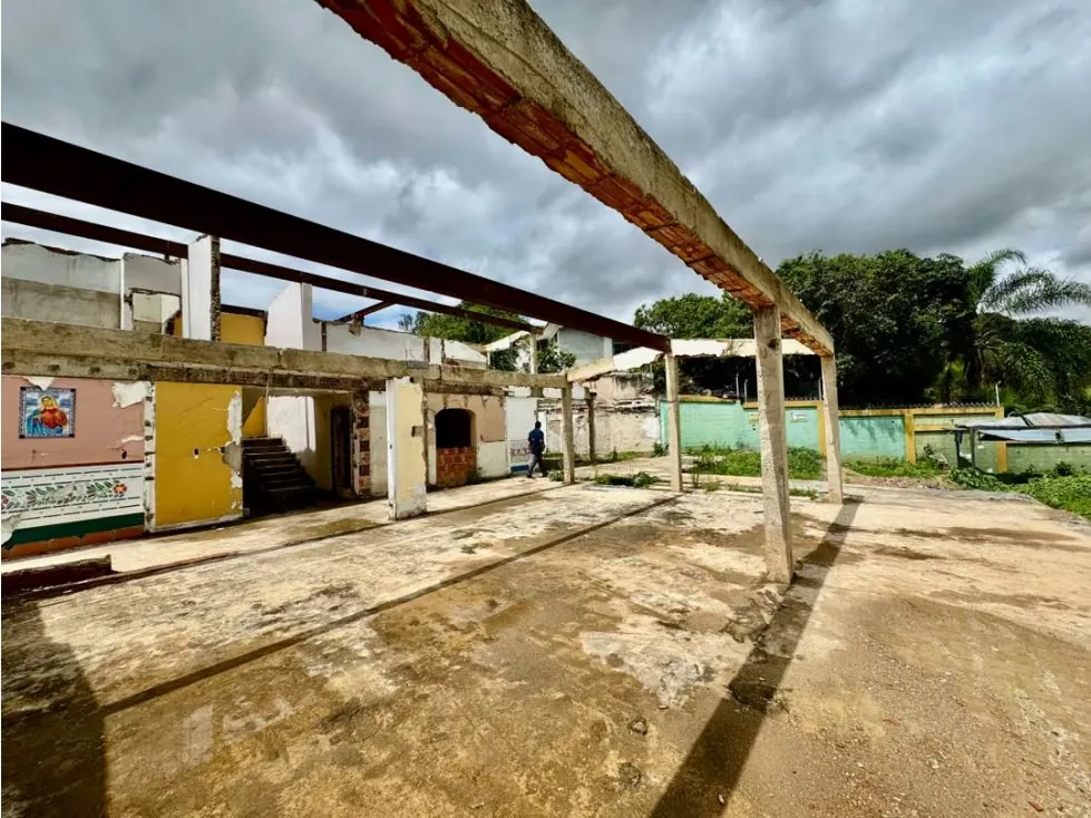 Se vende terreno 893m2 Prados del Este - 9
