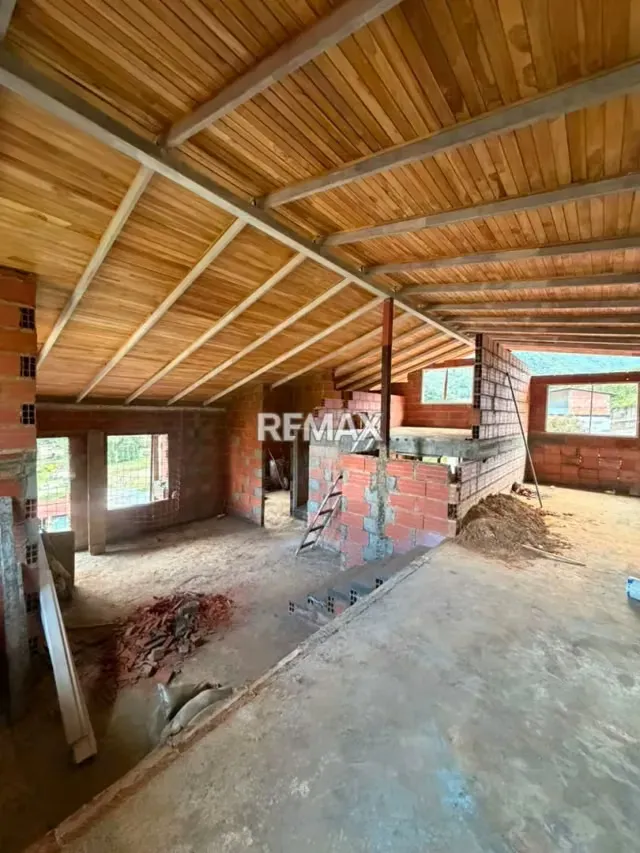 Apartamento en venta en obra gris ubicado en el 2do piso del Edif San Antonio del sector La Flecha de la población de la Puerta