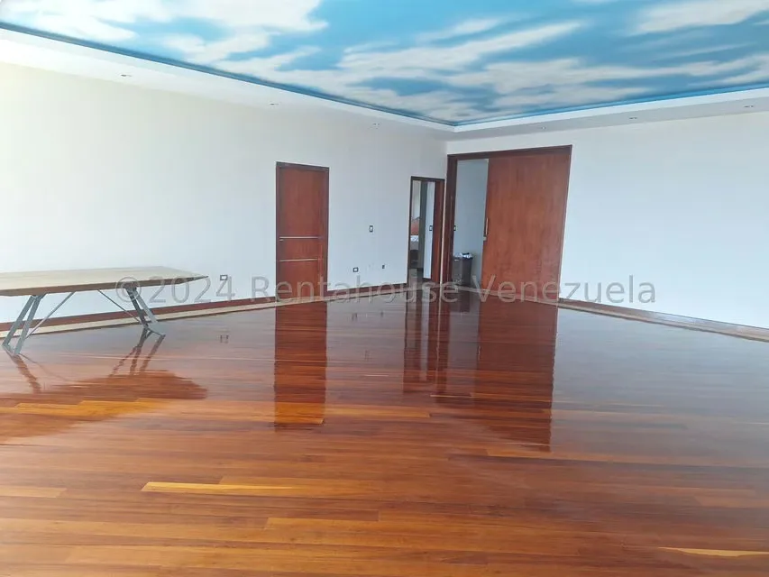 Casa (Multipes Niveles) en Venta en Alto Hatillo, Distrito Metropolitano - 24