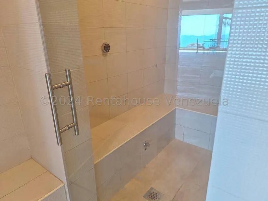 Casa (Multipes Niveles) en Venta en Alto Hatillo, Distrito Metropolitano - 38
