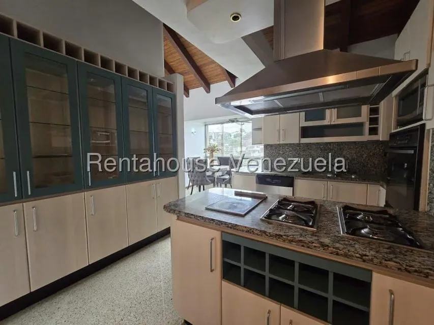 Apartamento (Duplex) en Venta en Cumbres de Curumo, Distrito Metropolitano - 13