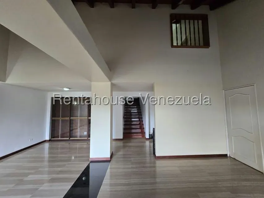 Apartamento (Duplex) en Venta en Cumbres de Curumo, Distrito Metropolitano - 14