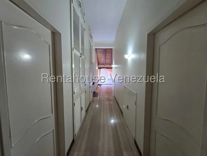Apartamento (Duplex) en Venta en Cumbres de Curumo, Distrito Metropolitano - 19