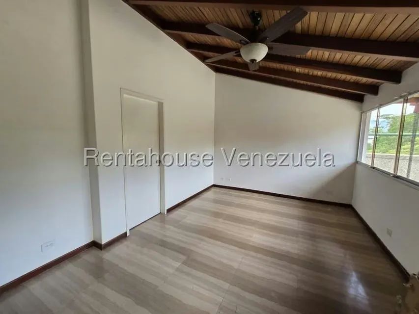 Apartamento (Duplex) en Venta en Cumbres de Curumo, Distrito Metropolitano - 21