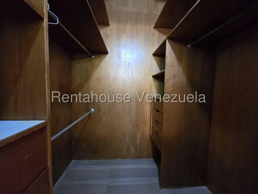 Apartamento (Duplex) en Venta en Cumbres de Curumo, Distrito Metropolitano - 25