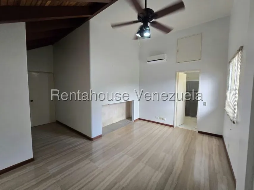 Apartamento (Duplex) en Venta en Cumbres de Curumo, Distrito Metropolitano - 28