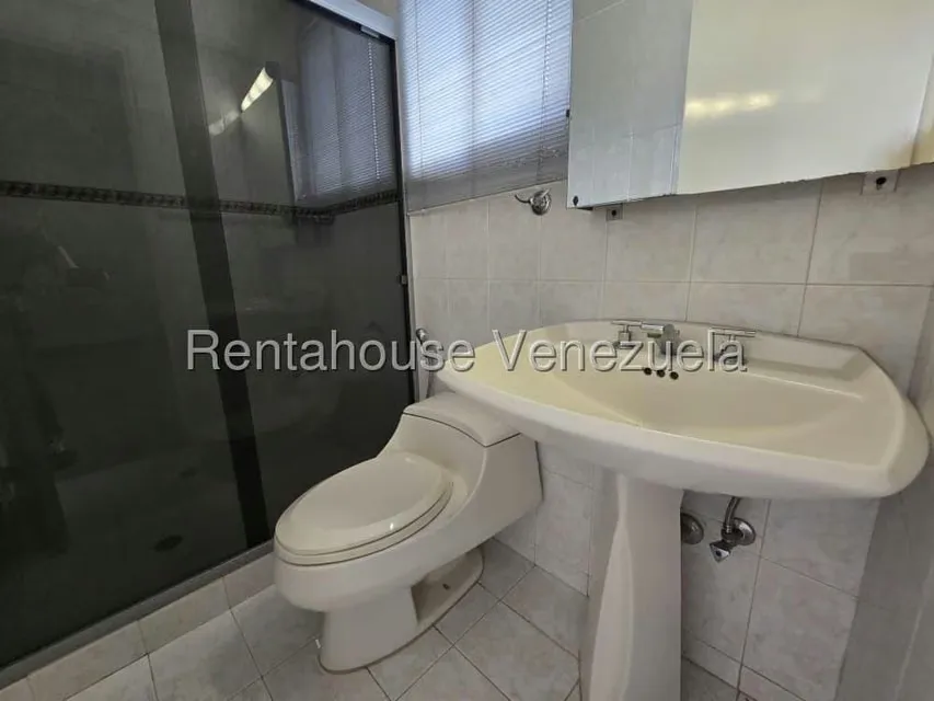Apartamento (Duplex) en Venta en Cumbres de Curumo, Distrito Metropolitano - 29