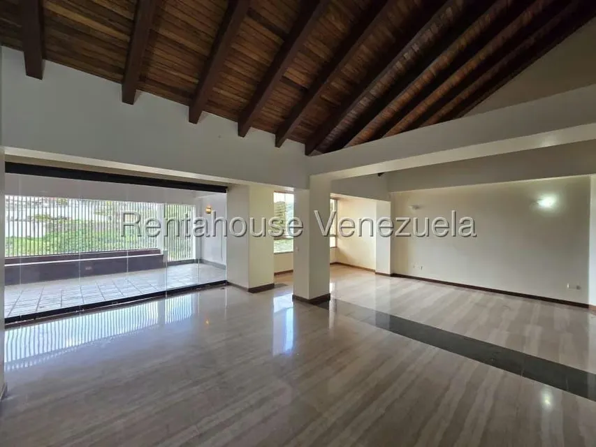 Apartamento (Duplex) en Venta en Cumbres de Curumo, Distrito Metropolitano - 3
