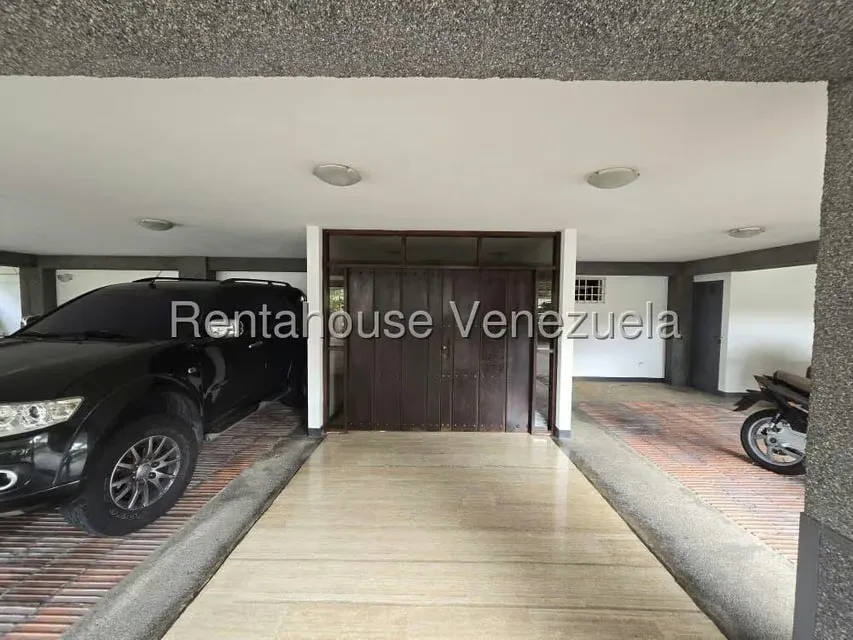 Apartamento (Duplex) en Venta en Cumbres de Curumo, Distrito Metropolitano - 36
