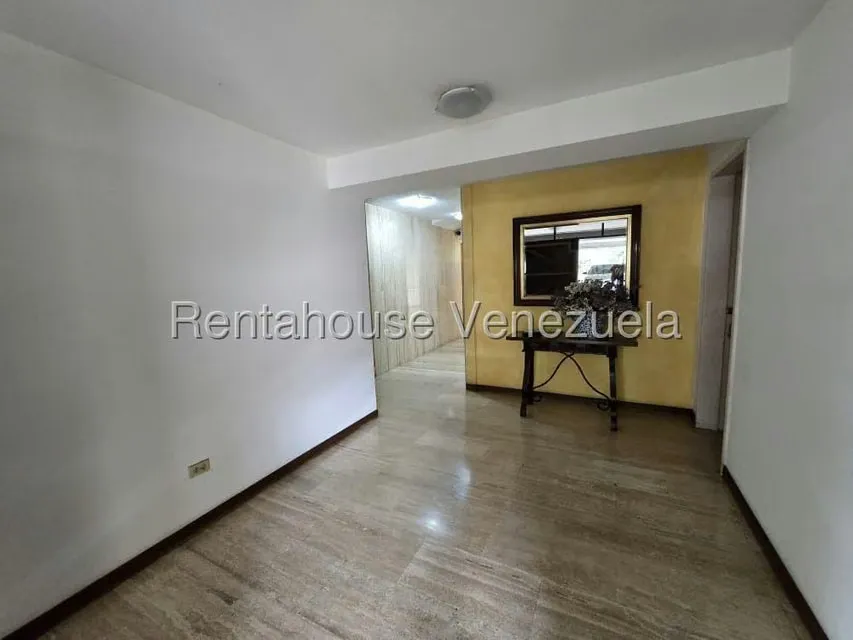 Apartamento (Duplex) en Venta en Cumbres de Curumo, Distrito Metropolitano - 37