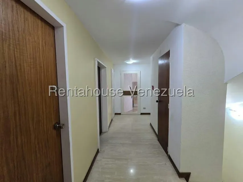 Apartamento (Duplex) en Venta en Cumbres de Curumo, Distrito Metropolitano - 41