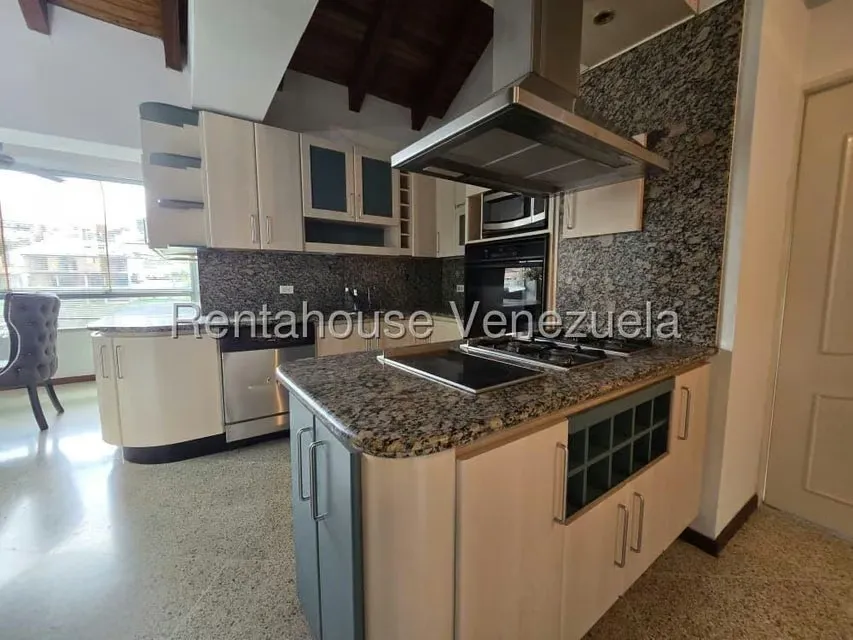 Apartamento (Duplex) en Venta en Cumbres de Curumo, Distrito Metropolitano - 9
