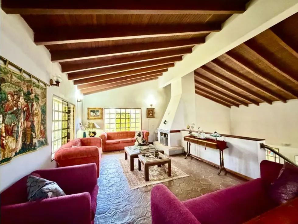 Se vende casa 1000m2 4h+2s/9b/8p La Lagunita