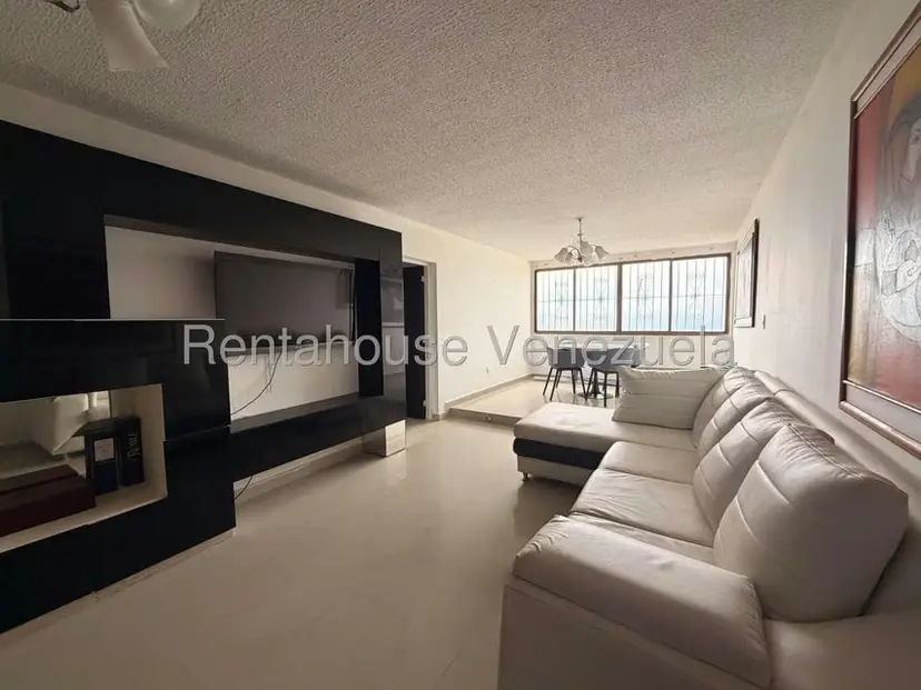 Apartamento (1 Nivel) en Alquiler en La Rosaleda, Miranda