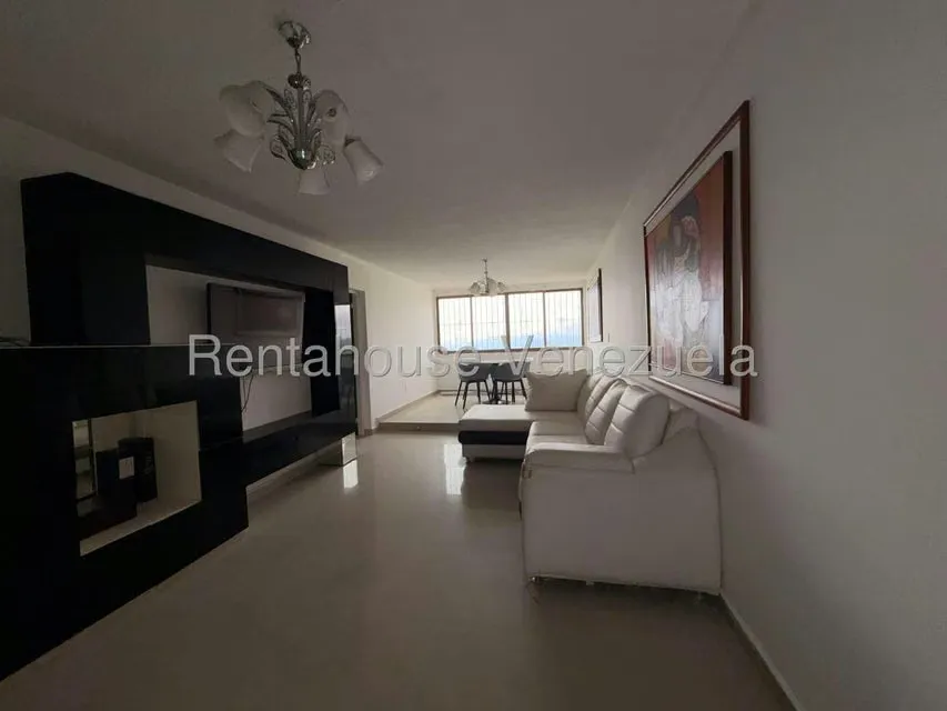 Apartamento (1 Nivel) en Alquiler en La Rosaleda, Miranda - 2