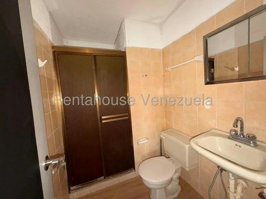 Apartamento (1 Nivel) en Alquiler en La Rosaleda, Miranda - 13