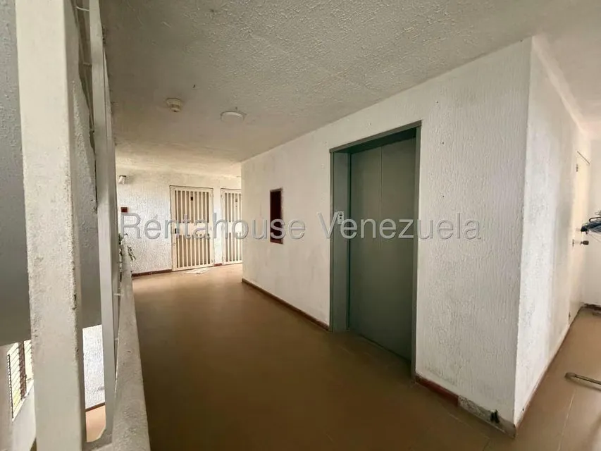 Apartamento (1 Nivel) en Alquiler en La Rosaleda, Miranda - 19