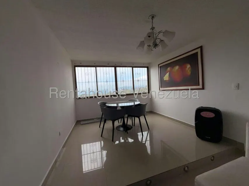 Apartamento (1 Nivel) en Alquiler en La Rosaleda, Miranda - 4
